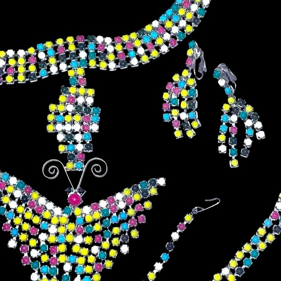 Rainbow Milk Glass Rhinestone Butterfly Necklace Parure Set - Picture 7 of 9